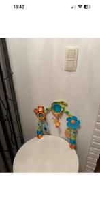 Tiny Love speelboog voor baby aan maxi cosi / wipstoel, Ophalen of Verzenden, Zo goed als nieuw