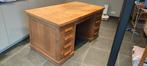 Oude handige retro bureau met veel schuiven massief hout, Gebruikt, Ophalen, Bureau