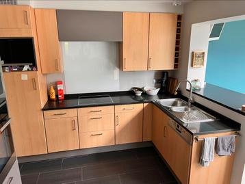 Keuken in beukenhout beschikbaar voor biedingen