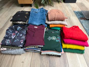 Groot pakket dameskledij maat M-L (38-40) beschikbaar voor biedingen