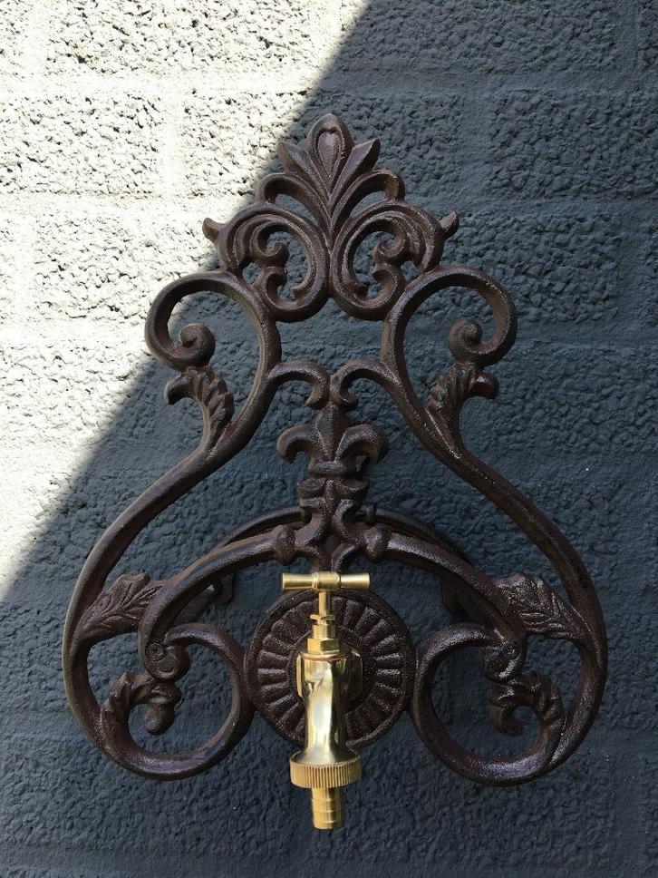 Waterslanghouder, weerbestendig gietijzer met messing kraan, Tuin en Terras, Tuinslangen, Tuinslanghaspel, Ophalen of Verzenden