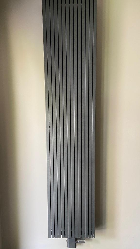 Radiator, Doe-het-zelf en Bouw, Verwarming en Radiatoren, Zo goed als nieuw, Radiator, 800 watt of meer, 80 cm of meer, 60 tot 150 cm