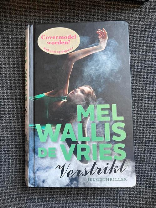 Mel Wallis de Vries - Verstrikt, Boeken, Kinderboeken | Jeugd | 13 jaar en ouder, Zo goed als nieuw, Ophalen of Verzenden