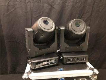 2x Prolights Pixiespot moving head in flightcase beschikbaar voor biedingen