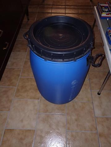 2 tonneaux plastique 25L