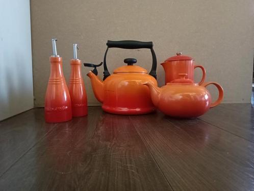 Le Creuset set, Huis en Inrichting, Keuken | Servies, Zo goed als nieuw, Overige typen, Overige stijlen, Aardewerk, Ophalen