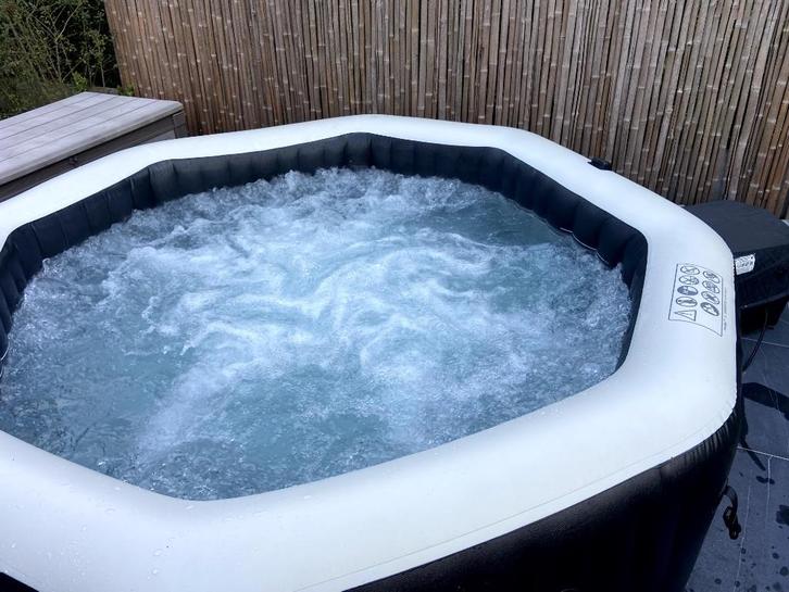 Intex PureSpa Jet & Bubble DeLuxe - 6 personen - Ø 218 cm, Tuin en Terras, Bubbelbaden en Hottubs, Gebruikt, Opblaasbaar, Afdekzeil