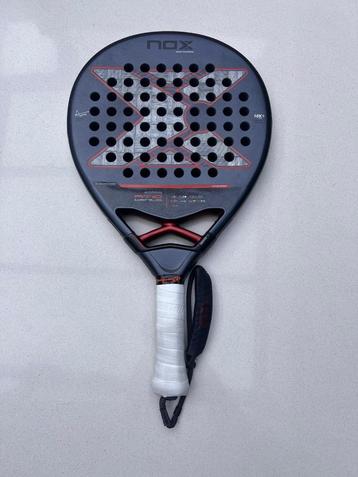 NOX AT10 18K 2025 PADEL RACKET beschikbaar voor biedingen
