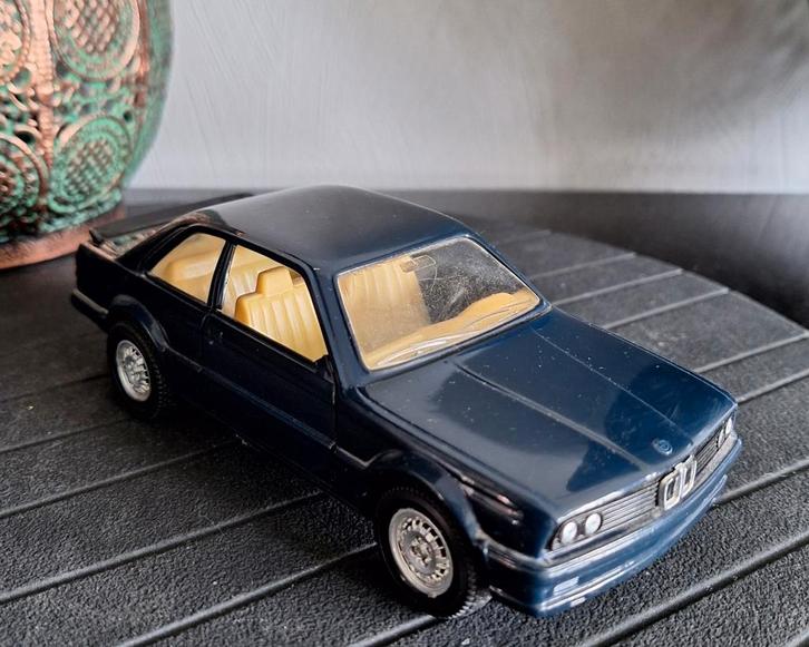 BMW 323 i, Hobby & Loisirs créatifs, Voitures miniatures | 1:24, Utilisé, Voiture, Enlèvement ou Envoi