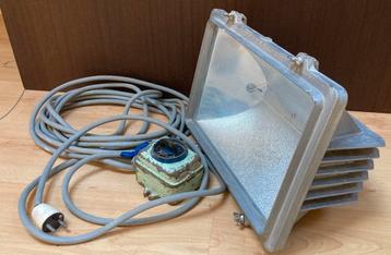 Halogeenarmatuur met lamp en extra lamp beschikbaar voor biedingen