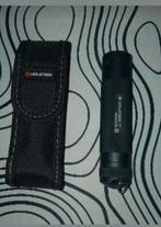 Ledlenser T2 zaklamp – werkt perfect + hoes inbegrepen, Caravans en Kamperen, Ophalen of Verzenden, Nieuw, Batterij