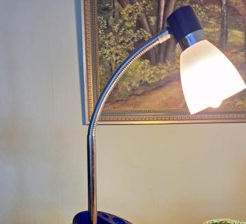 Bureaulamp/tafel lamp met een spaarlamp bij