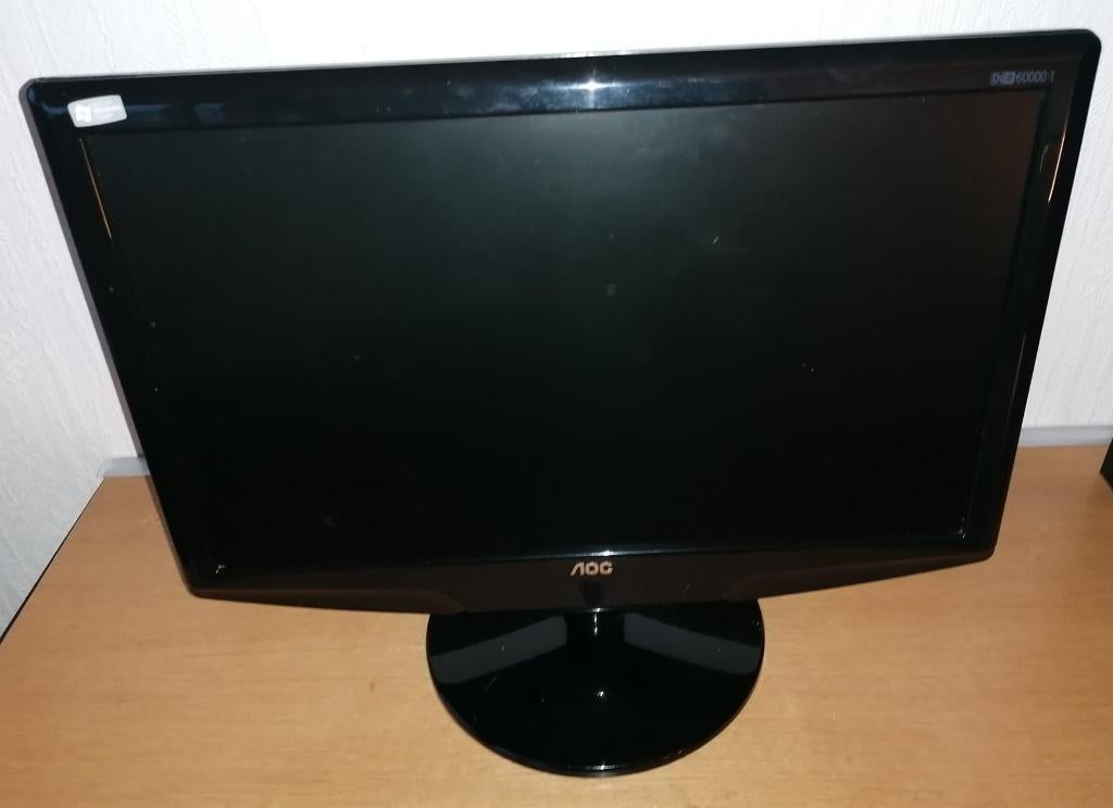 AOC 931Sn 18,5" beeldscherm, Computers en Software, Monitoren, Gebruikt, 60 Hz of minder, VGA, Kantelbaar, TN, HD, 3 tot 5 ms