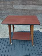 Vintage tafeltje, Ophalen