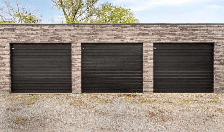 GARAGEBOX TE HUUR CENTRUM WAREGEM, Immo, Garages & Places de parking, Province de Flandre-Occidentale