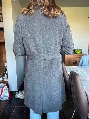 Neuf beau manteau en laine gris Basler 40 disponible aux enchères