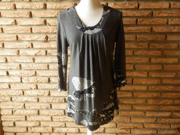 (95)- robe femme t.40 noir grise beschikbaar voor biedingen