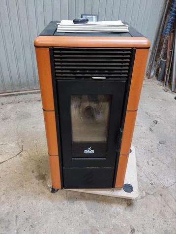 Poêle à pellets Ravelli 8kw, Huis en Inrichting, Kachels, Ophalen, Zo goed als nieuw