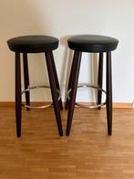 2 x Barkruk, zwart lederen zit, poten wenge, Ophalen, Zo goed als nieuw