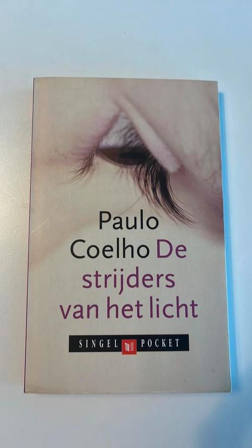 Paulo Coelho - De strijders van het licht, Livres, Littérature, Comme neuf, Pays-Bas, Enlèvement ou Envoi