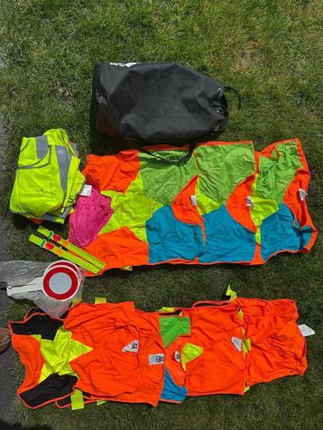 Fluo hesjes in nieuwstaat beschikbaar voor biedingen