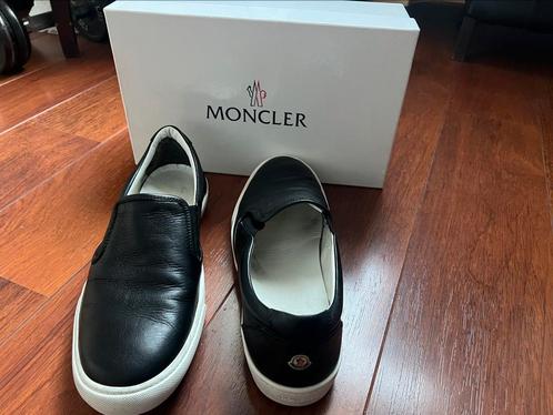 Moncler instappers maat 45, Vêtements | Hommes, Chaussures, Comme neuf, Espadrilles et Mocassins, Noir, Enlèvement ou Envoi