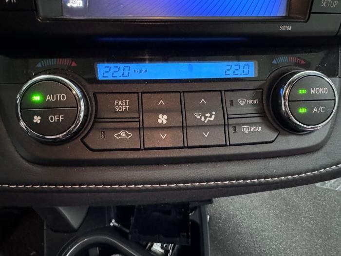 Panneau climatronic d'un Toyota Rav-4, Autos : Pièces & Accessoires, Climatisation & Chauffage, Toyota, Utilisé, 3 mois de garantie