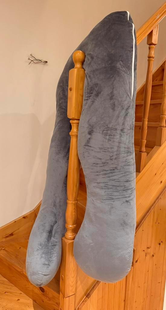 Coussin de maternité et coussin de soutien, Vêtements | Femmes, Vêtements de grossesse, Comme neuf, Enlèvement