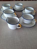 5 tassen + 5 ondertassen + melkkannetje Laura Lijs, Ophalen of Verzenden, Kop(pen) en/of Schotel(s)