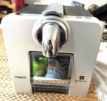Machine à café Nespresso, Machine à espresso, Réservoir d'eau amovible, Enlèvement, Utilisé