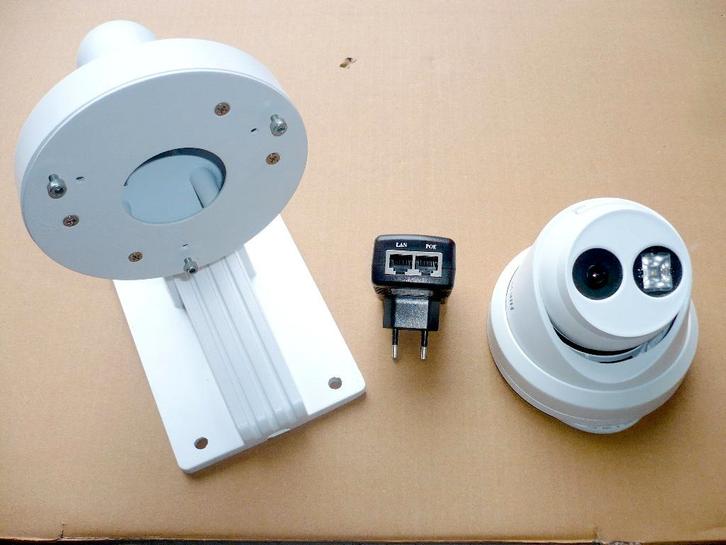 Caméra Hikvision DS-2CD2335, Audio, Tv en Foto, Videobewaking, Zo goed als nieuw, Buitencamera, Ophalen of Verzenden