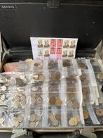 Valies met oude munten biljetten en postzegels, Postzegels en Munten, Ophalen