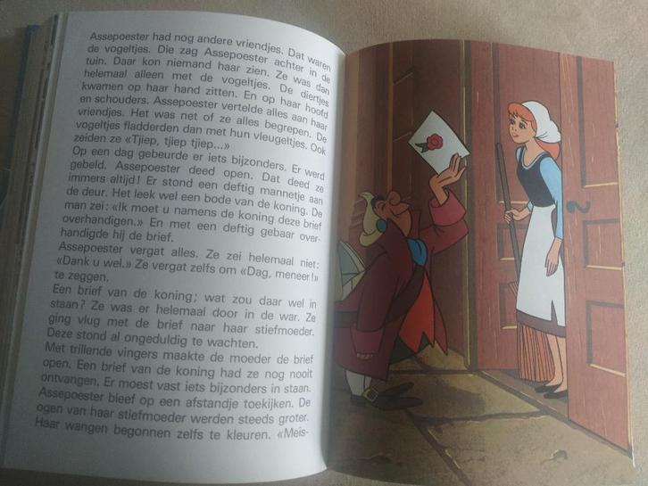 boek: Walt Disney's bonte sprookjesschat+ Belle en het Beest, Boeken, Kinderboeken | Jeugd | onder 10 jaar, Zo goed als nieuw