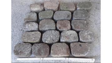 40-45 m² betonklinkers afgerond (niet rechthoekig) beschikbaar voor biedingen