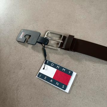 Nieuwe Tommy Jeans riemen beschikbaar voor biedingen