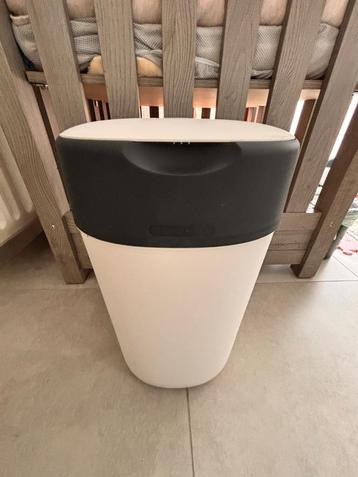 NIEUW - Tommee Tippee luieremmer met 1 vulling beschikbaar voor biedingen