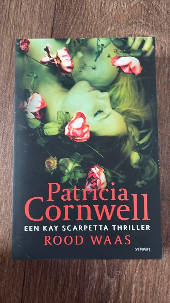 Patricia Cornwell - Rood waas, Boeken, Thrillers, Zo goed als nieuw, Ophalen