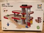 Parking garage Plan Toys 6227 + 6043 car transporter(Nieuw), Ophalen, Nieuw