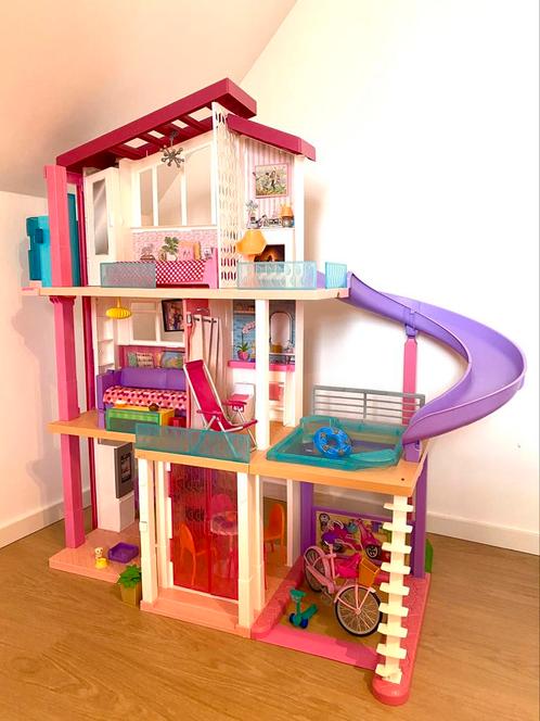 Barbie Dreamhouse ingerichte moderne villa, Kinderen en Baby's, Speelgoed | Poppenhuizen, Gebruikt, Poppenhuis, Ophalen