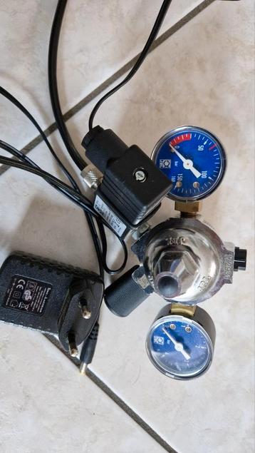 co 2 systeem met alles toebehoren  beschikbaar voor biedingen