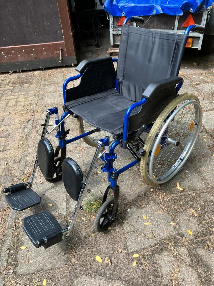 Hele mooie opvouwbare rolstoel vaste prijs 100€, Diversen, Rolstoelen, Ophalen