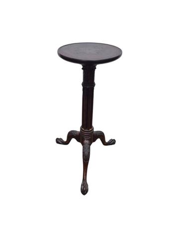 Antieke piëdestal 17de eeuw  beschikbaar voor biedingen