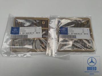 NOS luidsprekerafdekkingen achterzijde crème Mercedes W201 beschikbaar voor biedingen