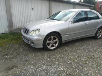 Pièce Mercedes classe C w203 beschikbaar voor biedingen