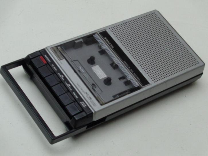 Draagbare Cassette Recorder SANYO Model SLIM 3E, Audio, Tv en Foto, Cassettedecks, Enkel, Overige merken, Ophalen of Verzenden