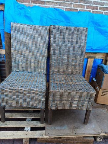 6 chaises  de jardin en rotin modèrne  beschikbaar voor biedingen