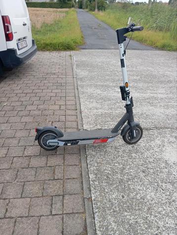 Trottinette électrique Audi, Enlèvement, Comme neuf, Step électrique (E-scooter), Segway ninebot