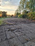 Groot stuk bouwgrond 690m² op TOPLIGGING te KOOLKERKE