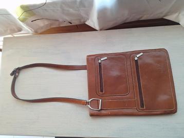 Cognac kleurige handtas beschikbaar voor biedingen