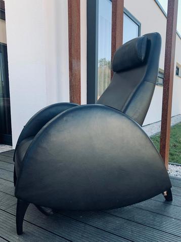 Vintage (90’s) “Scudo” relaxfauteuil van Frans Schrofer beschikbaar voor biedingen